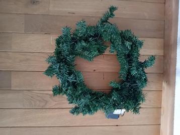 KERSTKRANS MET LICHTJES beschikbaar voor biedingen
