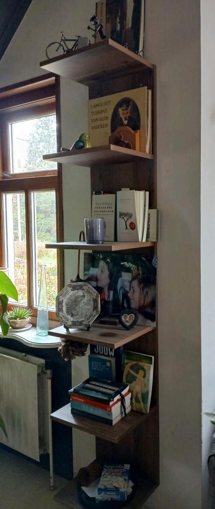 Wandrek smal verticaal wandmeubel, Huis en Inrichting, Kasten | Wandmeubels, Zo goed als nieuw, 150 tot 200 cm, Minder dan 150 cm