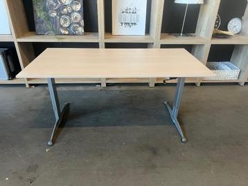 Aspa bureau met slinger 160x80xH62-84 cm, 100 stuks beschikbaar voor biedingen