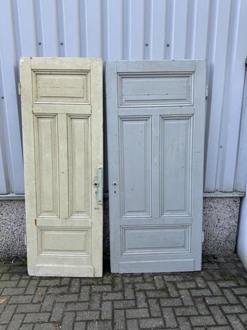 2 antieke paneeldeuren uit 1880 beschikbaar voor biedingen