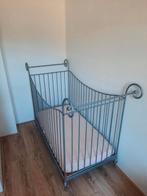 Zilverkleurig ijzeren ledikantje, Kinderen en Baby's, Babywiegjes en Ledikanten, Ophalen, Gebruikt, Ledikant