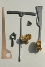 Compl. wekkerwerk of losse onderdelen, wekkerwerk ketting., Antiek en Kunst, Ophalen of Verzenden