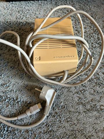 Commodore 128 met 1541 Disk Drive en Joysticks beschikbaar voor biedingen
