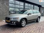 Volvo XC70 2.4 D5 Momentum | Autm | Leer | Navi | Clima | Cr, Auto's, Volvo, Automaat, Gebruikt, Zwart, XC70