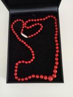 Bloedkoraal  Ketting Met zilver Sluiting., Ophalen of Verzenden, Zilver, Ketting