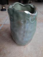 Des Pots prachtig groen vaasje. Nieuwstaat/ongebruikt, Aardewerk of Porselein, Ophalen of Verzenden, Zo goed als nieuw, Minder dan 50 cm