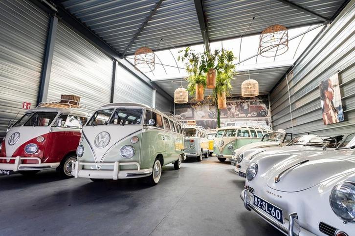 Volkswagen T1 en T2 Bus/campers/Kever Oldtimer Centrum Twent, Auto's, Oldtimers, Particulier, Volkswagen, Benzine, Handgeschakeld
