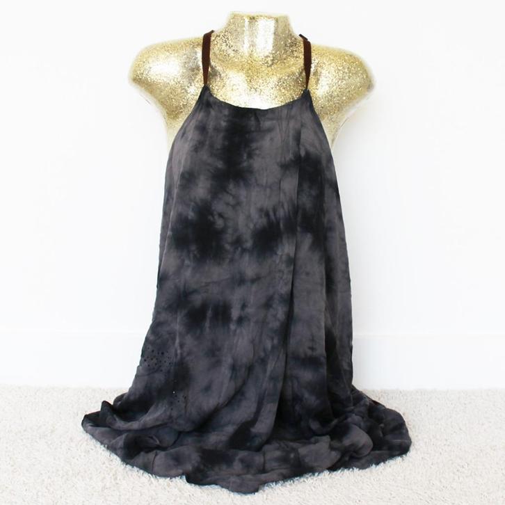 Super Leuk Diamonds Forever Jurkje (Maat 44) - 85 € 30,-, Kleding | Dames, Jurken, Zo goed als nieuw, Maat 42/44 (L), Grijs, Boven de knie