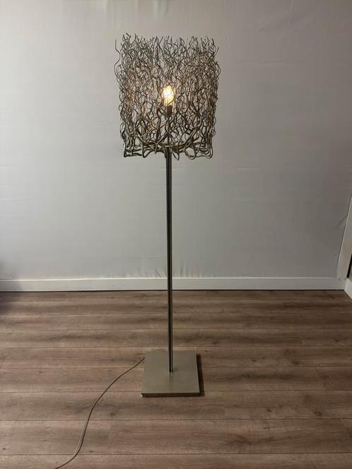 Brand van Egmond vloerlamp BLOK, Huis en Inrichting, Lampen | Vloerlampen, Zo goed als nieuw, Minder dan 100 cm, Metaal, Ophalen of Verzenden