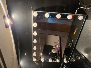 Make up spiegel beschikbaar voor biedingen