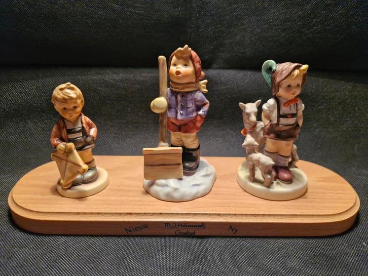 Hummel Goebel Jongens Beeldjes Set, Verzamelen, Beelden en Beeldjes, Zo goed als nieuw, Hummel, Ophalen of Verzenden