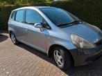 Honda Jazz 1.2 I 2006 Grijs, Auto's, Voorwielaandrijving, 450 kg, 4 cilinders, Origineel Nederlands