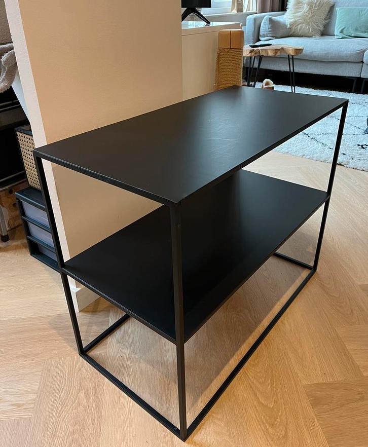 Side table zwart staal H&M home, Huis en Inrichting, Tafels | Sidetables, Gebruikt, 25 tot 50 cm, 50 tot 100 cm, Rechthoekig, Metaal