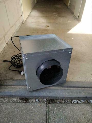 Afzuiging motor ventilatie (afzuigkap) beschikbaar voor biedingen