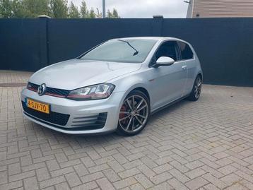 Volkswagen Golf 7 GTI 230PK DSG Grijs. beschikbaar voor biedingen