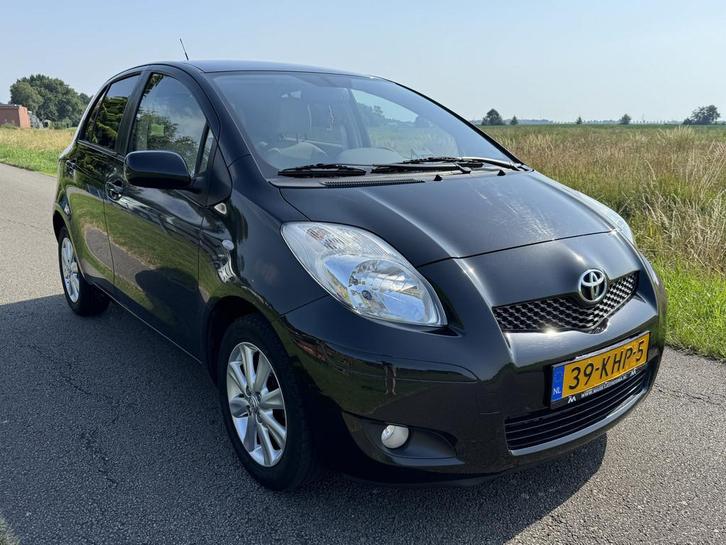 Toyota Yaris 1.3 VVTi Executive ECC/NAVI/KEYLESS/AUTOMAAT/AP, Auto's, Toyota, Bedrijf, Te koop, Yaris, ABS, Airbags, Airconditioning