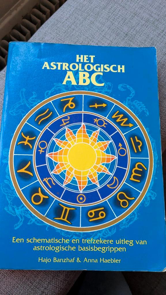 Boek Het Astrologisch ABC - Hajo Banzhaf & Anna Haebler, Boeken, Esoterie en Spiritualiteit, Gelezen, Achtergrond en Informatie