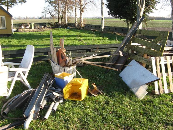 Garageverkoop, zolderruiming. ALLES GRATIS, Diversen, Rommelmarktspullen, Gebruikt, Ophalen