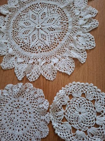 Antieke gehaakte kleedjes beschikbaar voor biedingen