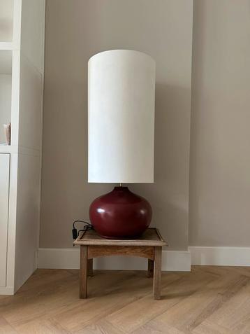 Grote staande schemerlamp beschikbaar voor biedingen