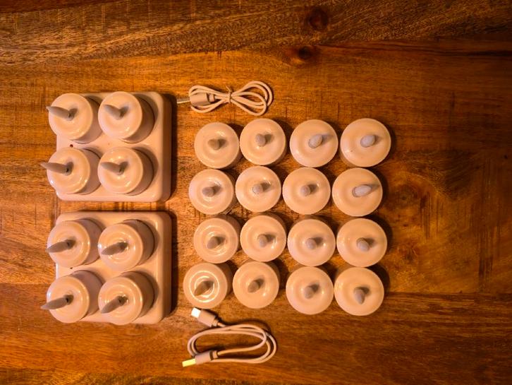 Oplaadbare waxlichtjes, Huis en Inrichting, Woonaccessoires | Kandelaars en Kaarsen, Zo goed als nieuw, Minder dan 25 cm, Overige materialen