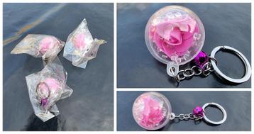 3x sleutelhanger met kunst roze roos en kunst kristalletjes  beschikbaar voor biedingen