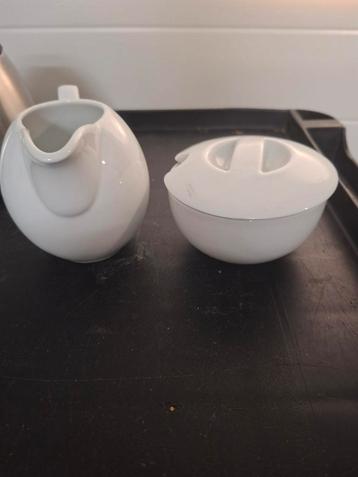 Melkkannetje en Suikerpotje - White Basics beschikbaar voor biedingen