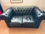 Zwarte leren chesterfield bank - Gebruikt, Huis en Inrichting, Banken | Bankstellen, Gebruikt, 150 tot 200 cm, Tweepersoons, Ophalen of Verzenden