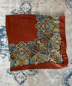 Mooie cognac bruine sjaal met print, Kleding | Dames, Ophalen of Verzenden, Zo goed als nieuw, Sjaal