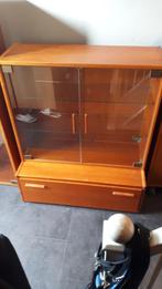 Hulsta Vintage Vitrine kast met aparte laden kast eronder, Huis en Inrichting, Kasten | Vitrinekasten, Ophalen, Gebruikt, 100 tot 150 cm