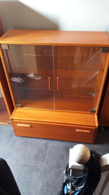 Hulsta Vintage Vitrine kast met aparte laden kast eronder beschikbaar voor biedingen