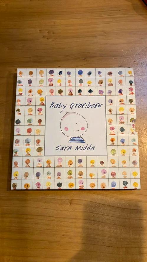 S. Midda - Baby groeiboek, Boeken, Kinderboeken | Baby's en Peuters, Zo goed als nieuw, Ophalen