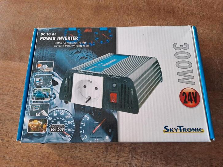 SkyTronic 300W Omvormer 24V naar 230V, Auto diversen, Jumpstarters, Gebruikt, Ophalen
