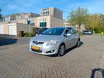 Toyota Auris 1.4 D-4d 3DR 2009 Grijs, Auto's, Origineel Nederlands, Te koop, Zilver of Grijs, 5 stoelen