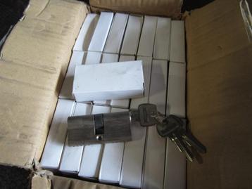 Nieuwe cilindersloten cilinder slot cilinders 65mm. beschikbaar voor biedingen
