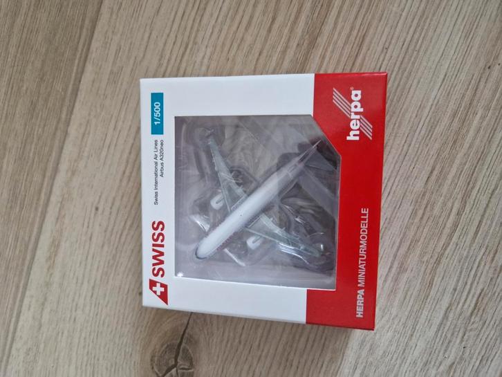 Herpa 1:500 Swiss vliegtuig, Verzamelen, Luchtvaart en Vliegtuigspotten, Nieuw, Schaalmodel, Ophalen of Verzenden