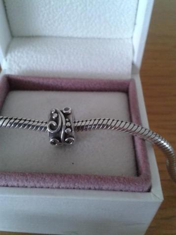 Pandora stopper krulletjes met zirconias beschikbaar voor biedingen