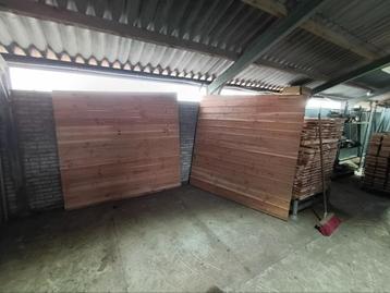 Houten scherm schutting, tuinhuis  beschikbaar voor biedingen