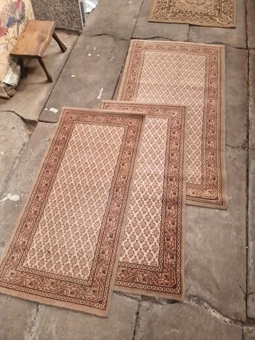 3x vloerkleed met hetzelfde motief tapijt beschikbaar voor biedingen