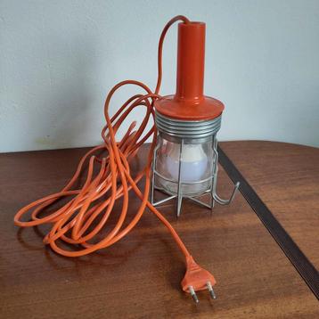 Oranje bouwlamp looplamp beschikbaar voor biedingen
