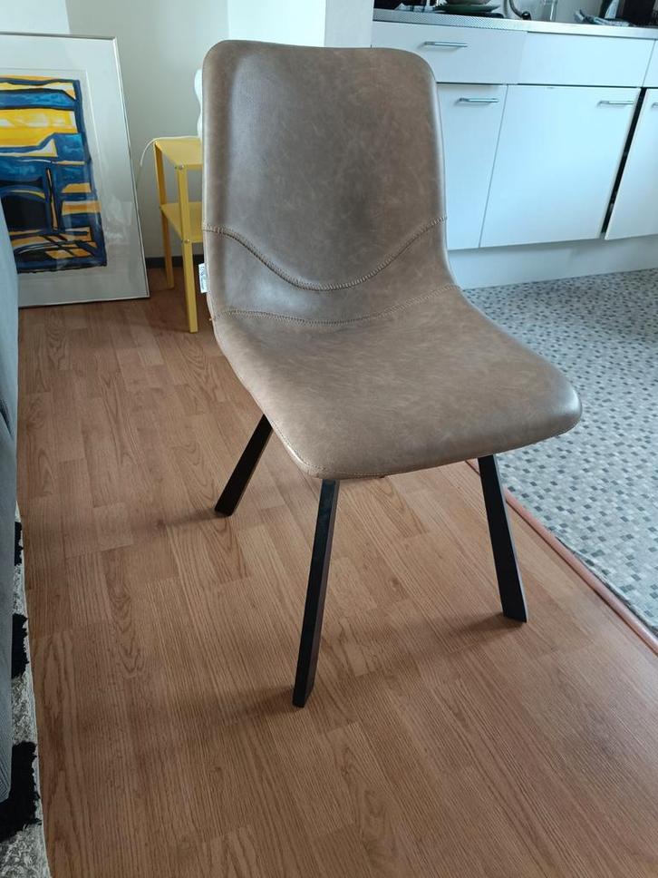 RV Design Eetkamerstoel Leer Taupe, Zwart Stalen poten, Huis en Inrichting, Stoelen, Eén, Leer, Zwart, Ophalen