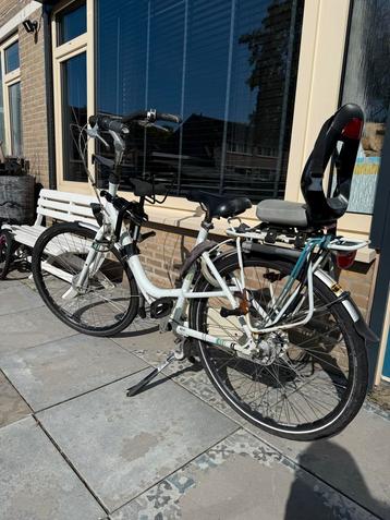 Mama fiets met zitjes beschikbaar voor biedingen