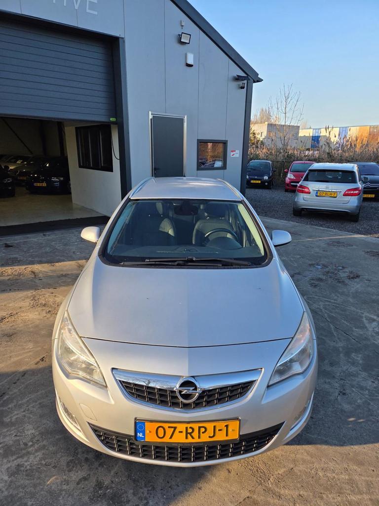 Opel Astra Sports Tourer 1.4 Turbo Cosmo PDC | Navi | Leer, Voorwielaandrijving, Gebruikt, Zwart, 4 cilinders