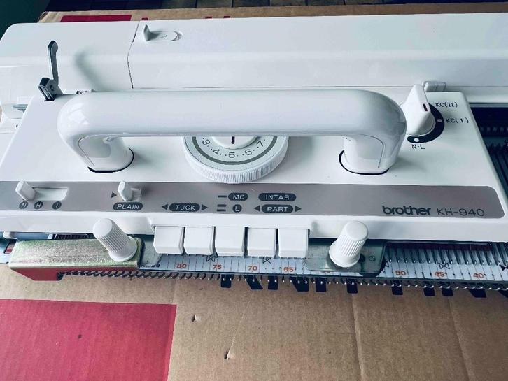 Breimachine KH940 -  KR850 met tafel en KL116- KH260 9mm, Hobby en Vrije tijd, Breien en Haken, Gebruikt, Breien of Haken, Machine