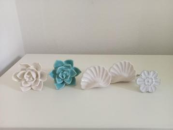 Kastknop meubelknop keramiek wit groen lotus schelp bloem beschikbaar voor biedingen