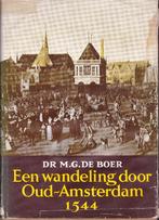 Een wandeling door Oud-Amsterdam, Ophalen of Verzenden, Gelezen