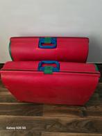 2X DEZELFDE CARLTON HARD KUNSTSTOF KOFFERS 24 X 57 X 77 CM, Ophalen, Gebruikt, Hard kunststof, Slot