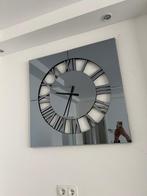 Klok antraciet spiegelglas. Eric kuster stijl, Huis en Inrichting, Woonaccessoires | Klokken, Ophalen, Zo goed als nieuw, Wandklok