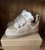 Ugg Lowmel Sand 39, UGG, Beige, Nieuw, Ophalen of Verzenden