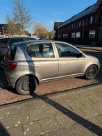 Toyota Yaris 1.3 16V Vvti 5DR Linea Terra 2003 Grijs, Auto's, Voorwielaandrijving, Stof, 880 kg, 4 cilinders